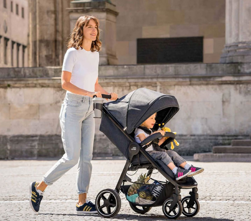 strollers-in-dubai-for-rent